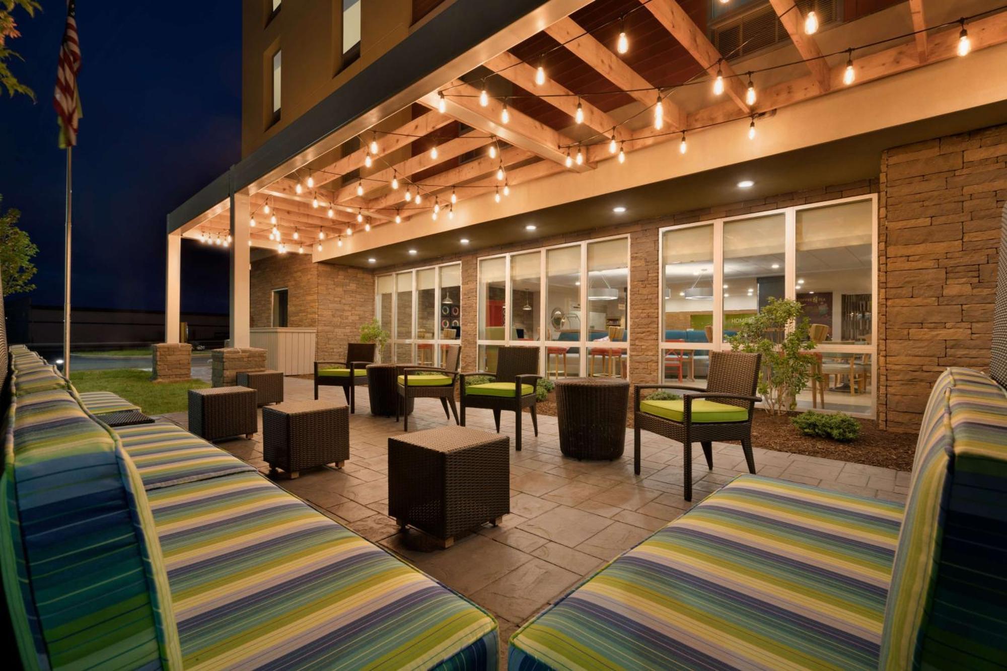 Home2 Suites By Hilton Roanoke Exterior photo